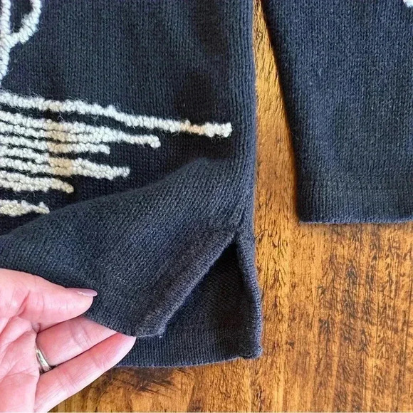 Northern Isles | Navy Blue V-neck Cotton Blend Sweater with Snowman Graphic - Picture 4 of 8